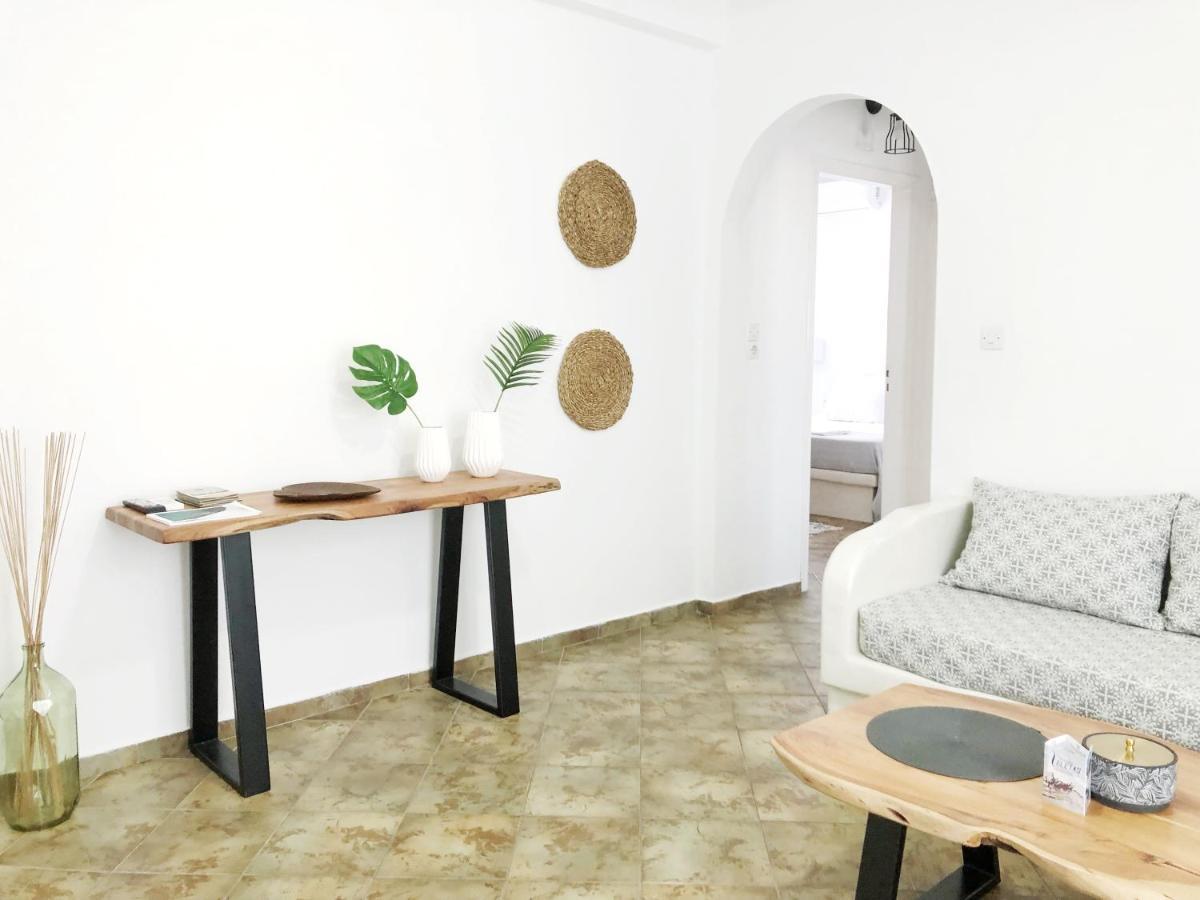 Veletas Apartment Adamantas (Milos)
